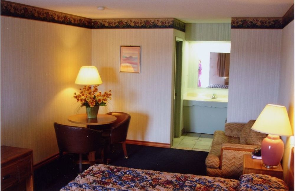 Hillcrest Inn & Suites Ozona Habitación foto